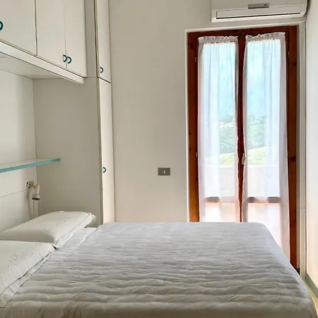 M354 - Marcelli, Bilocale Con Portico In Zona Tranquilla Apartment